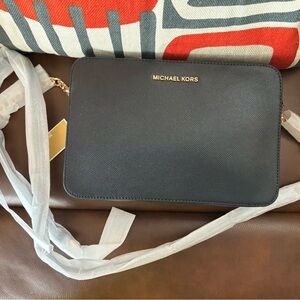 NEW MICHAEL KORS Jet Set Large Saffiano Leather Crossbody Bag